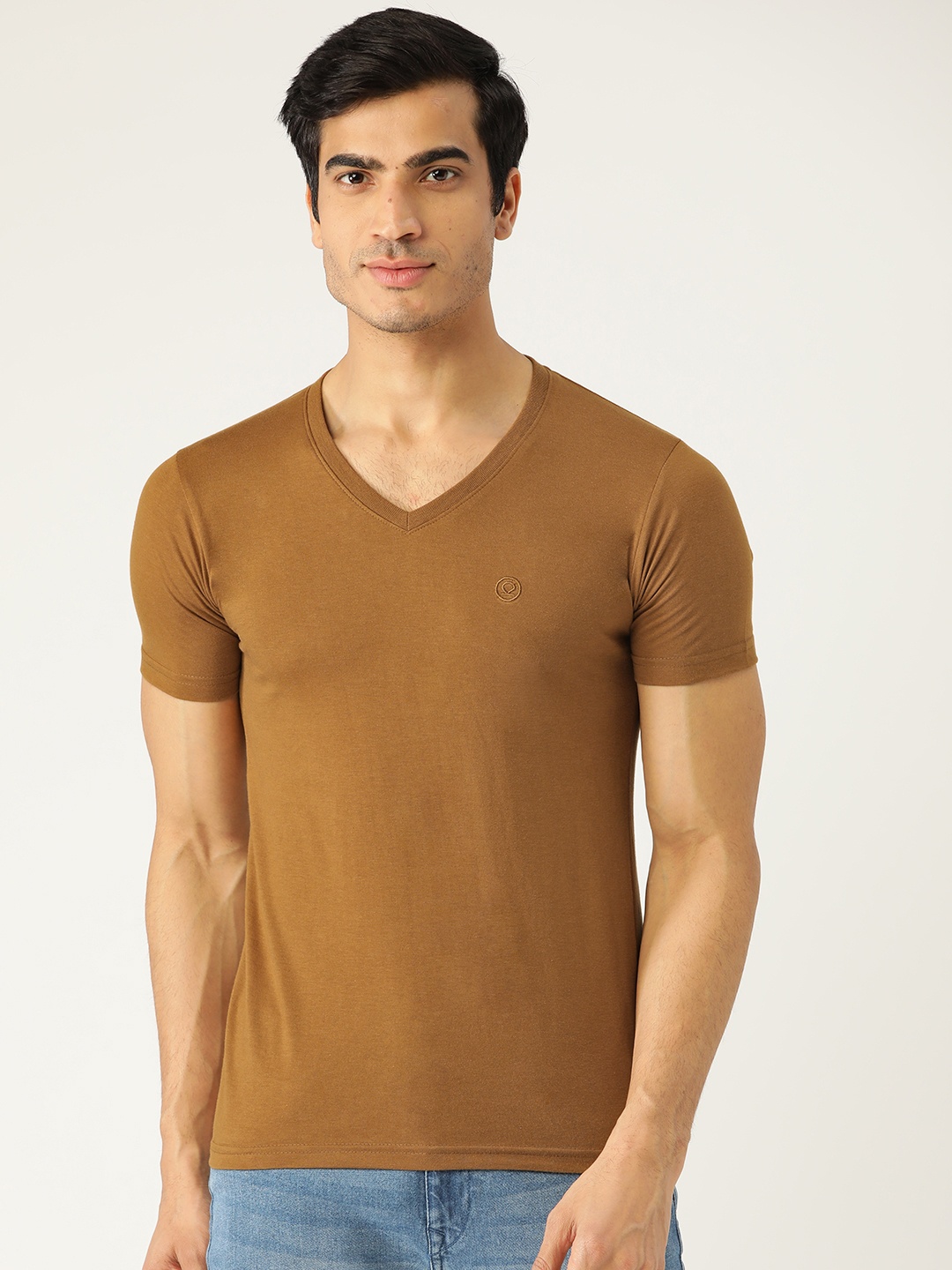 

Chkokko Men Brown Solid V-Neck T-shirt