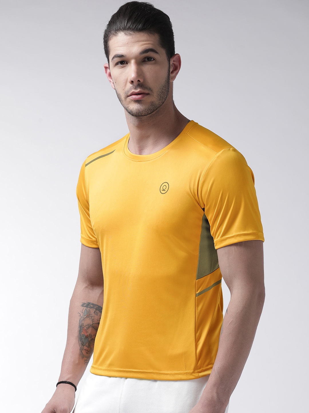 

CHKOKKO Men Mustard Yellow Solid Round Neck Gym T-shirt
