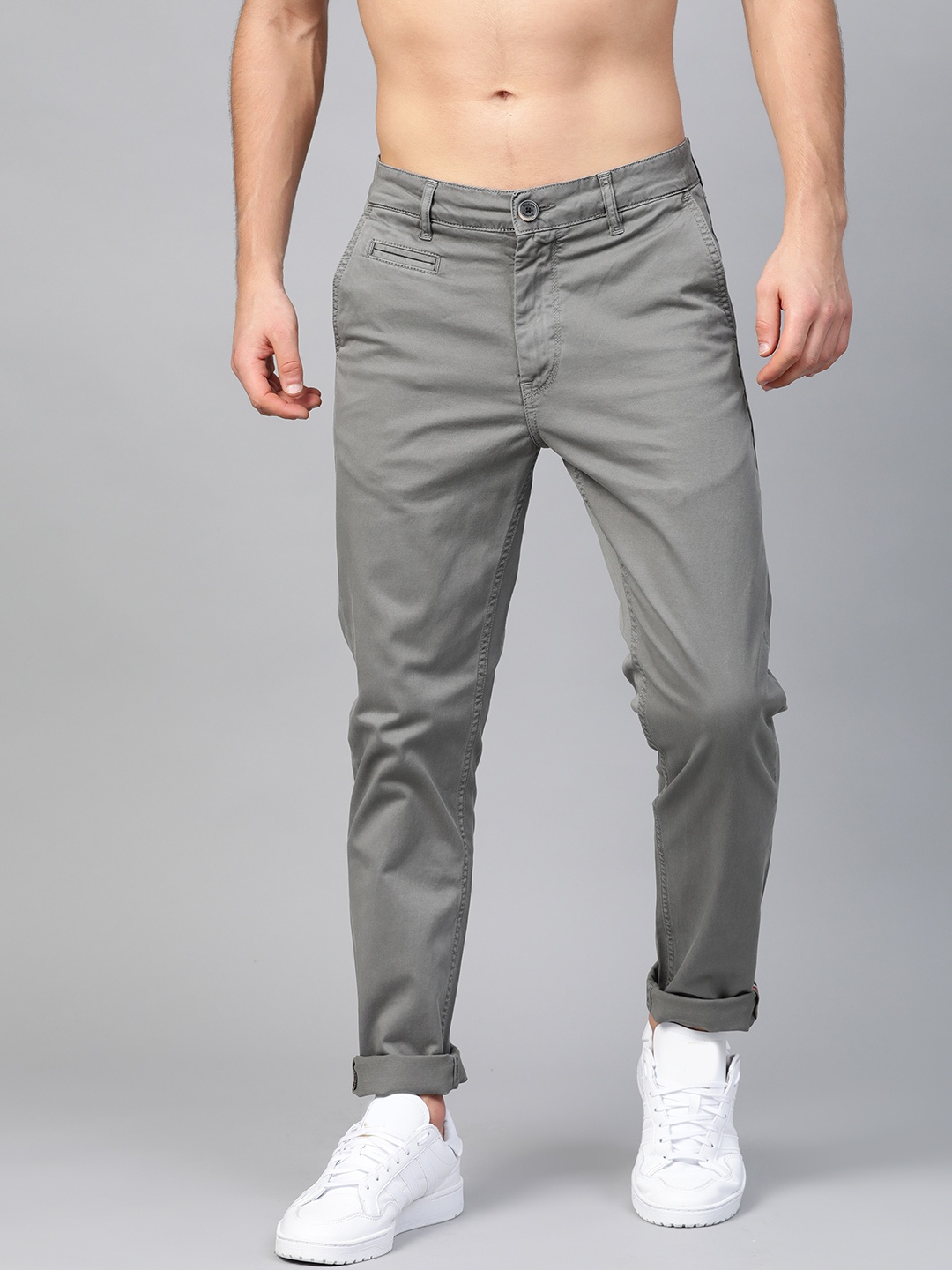 

Roadster Men Grey Regular Fit Solid Chinos