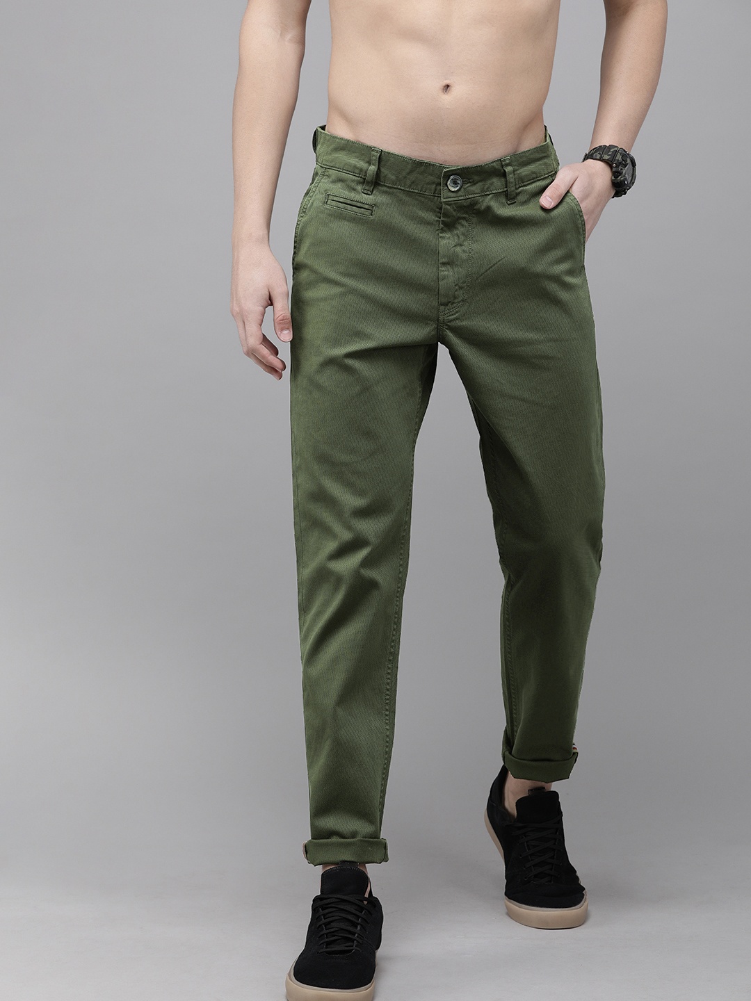 

Roadster Men Olive Green Regular Fit Self Design Regular Trousers