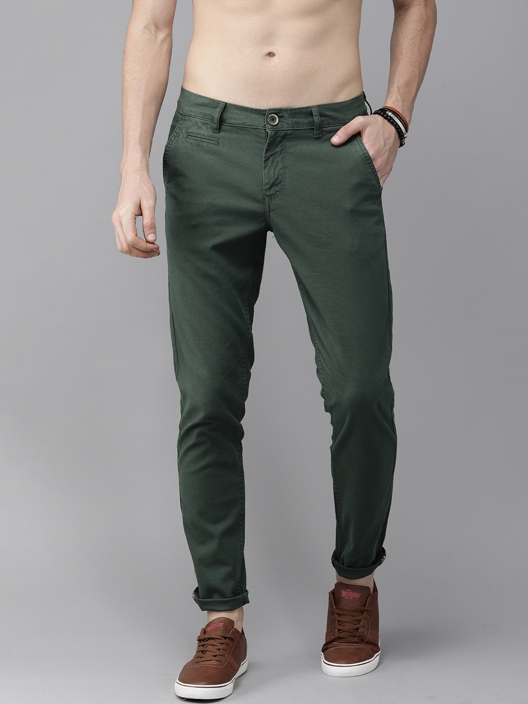 

Roadster Men Green Slim Fit Chinos