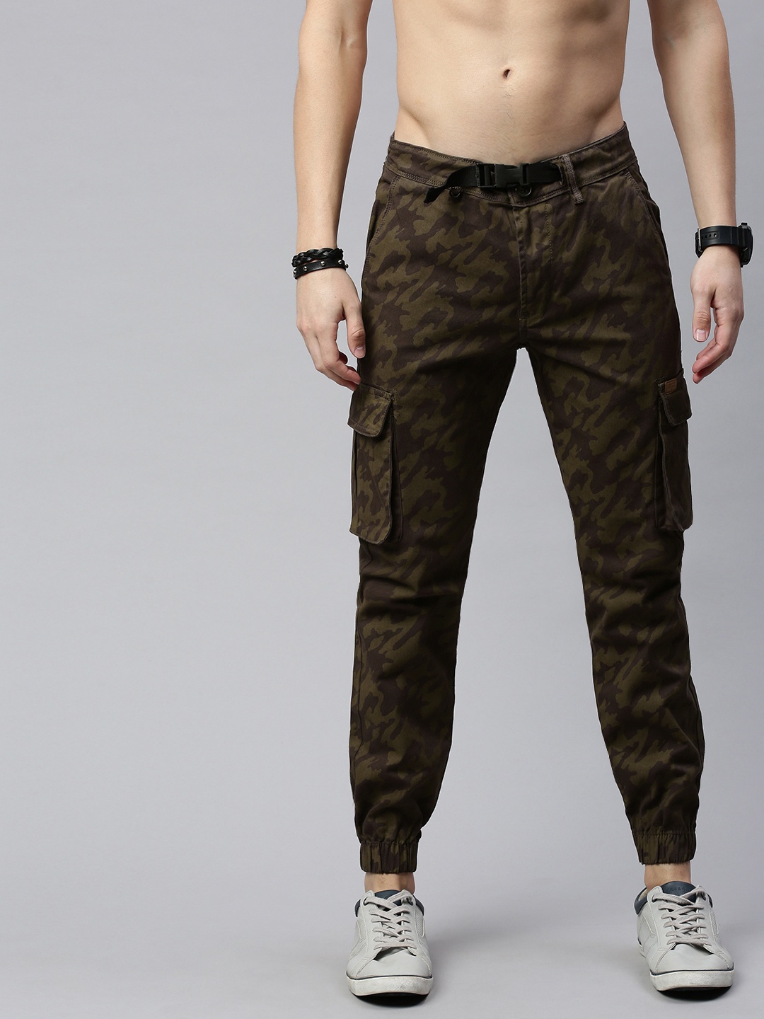 

Roadster Men Bronze-Toned & Olive Green Straight Fit Printed Joggers