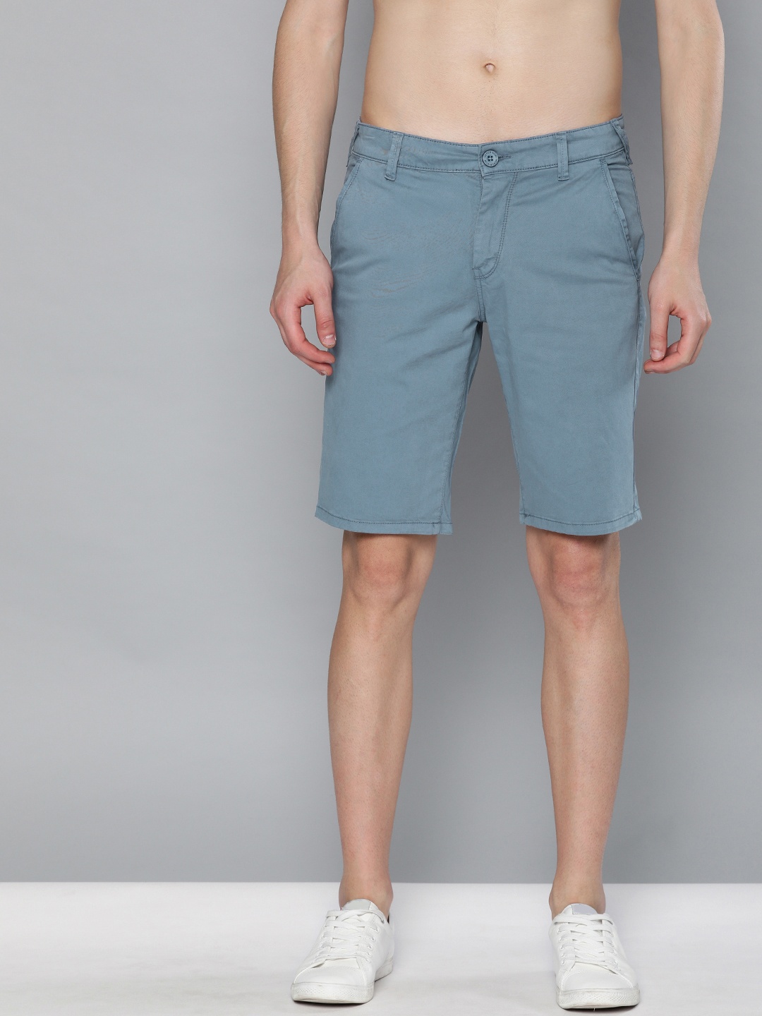 

HERE&NOW Men Grey Solid Slim Fit Chino Shorts