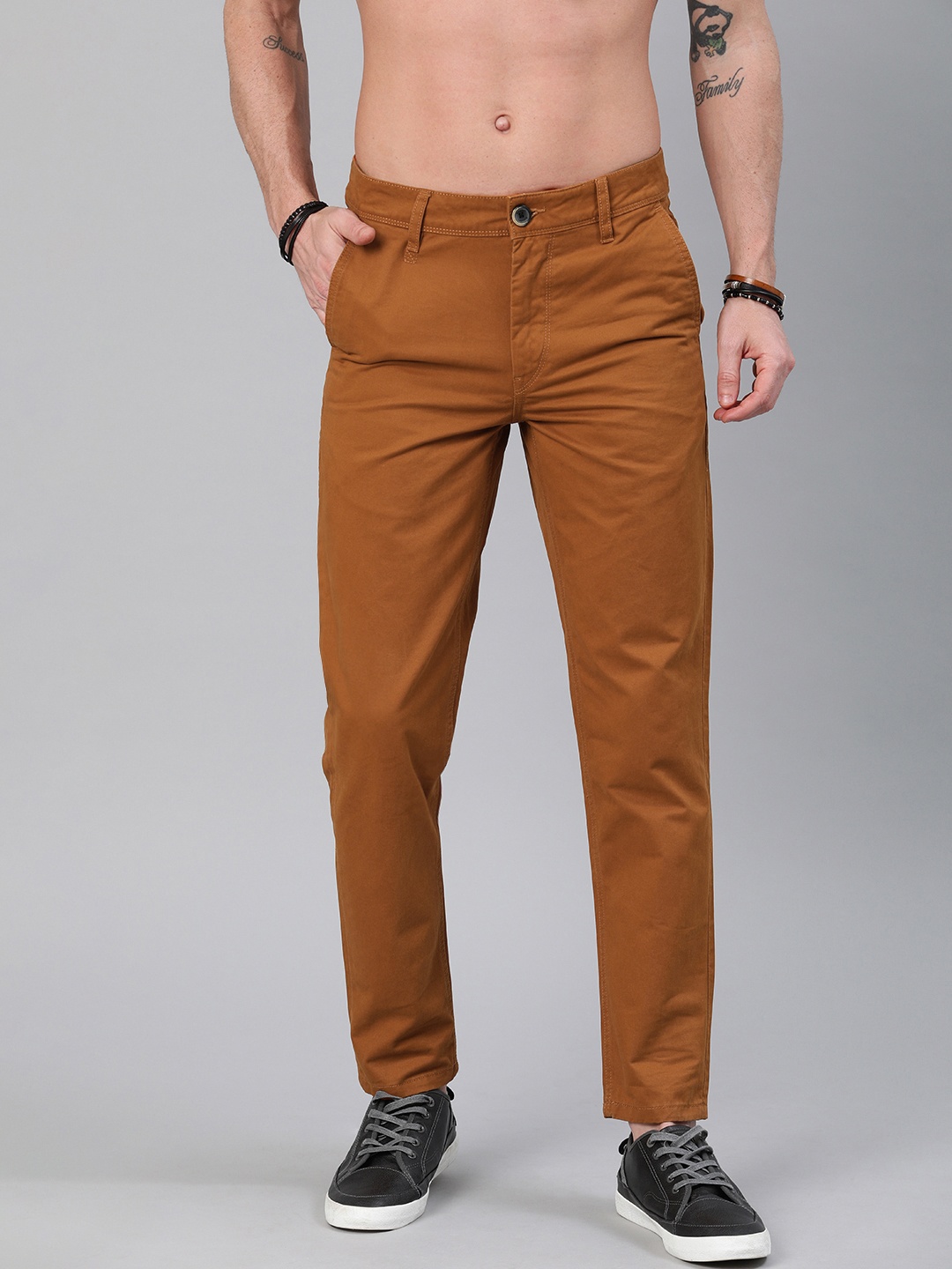 

Roadster Men Camel Brown Slim Fit Solid Chinos