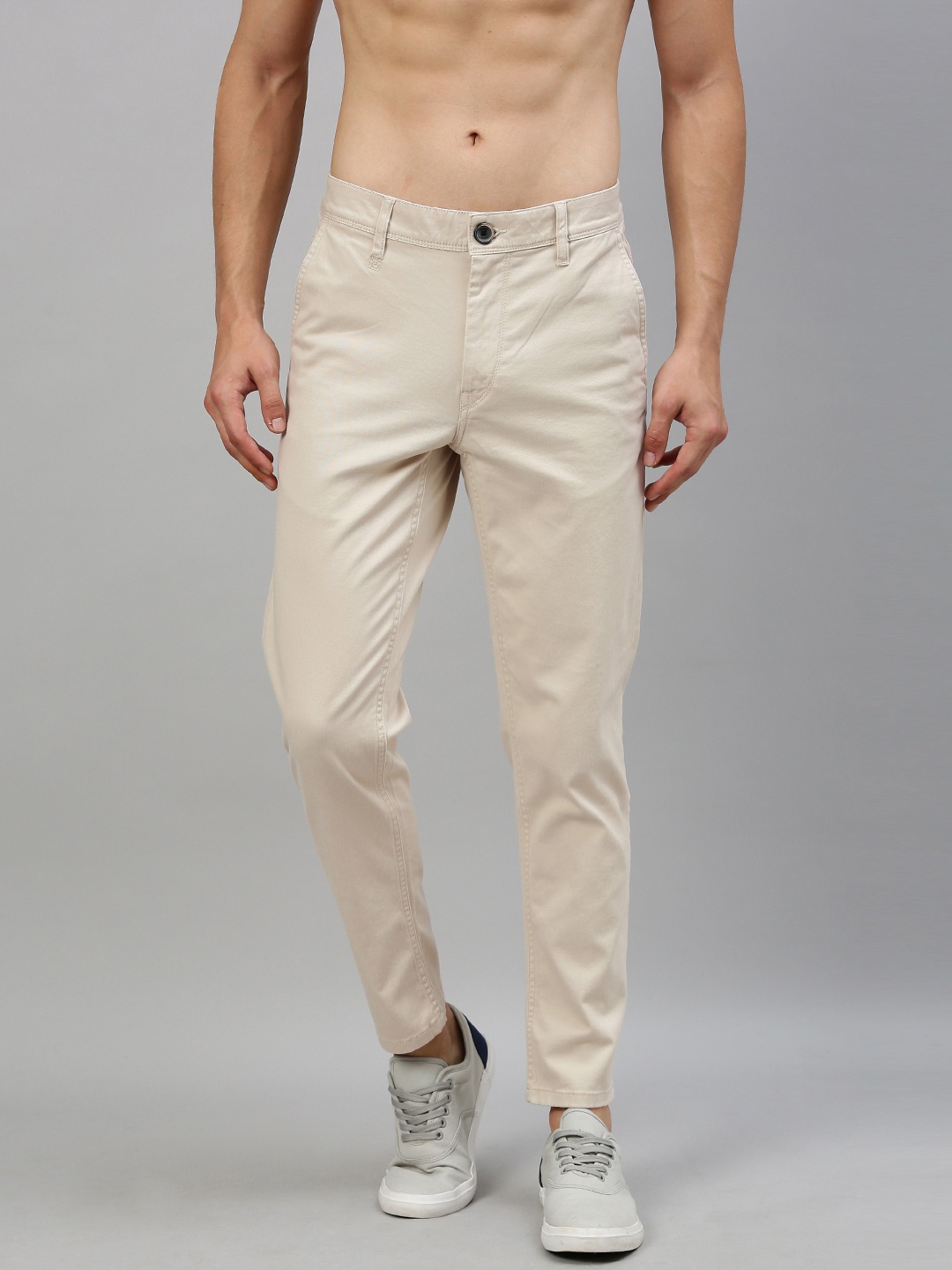 

Roadster Men Beige Tapered Fit Solid Chinos