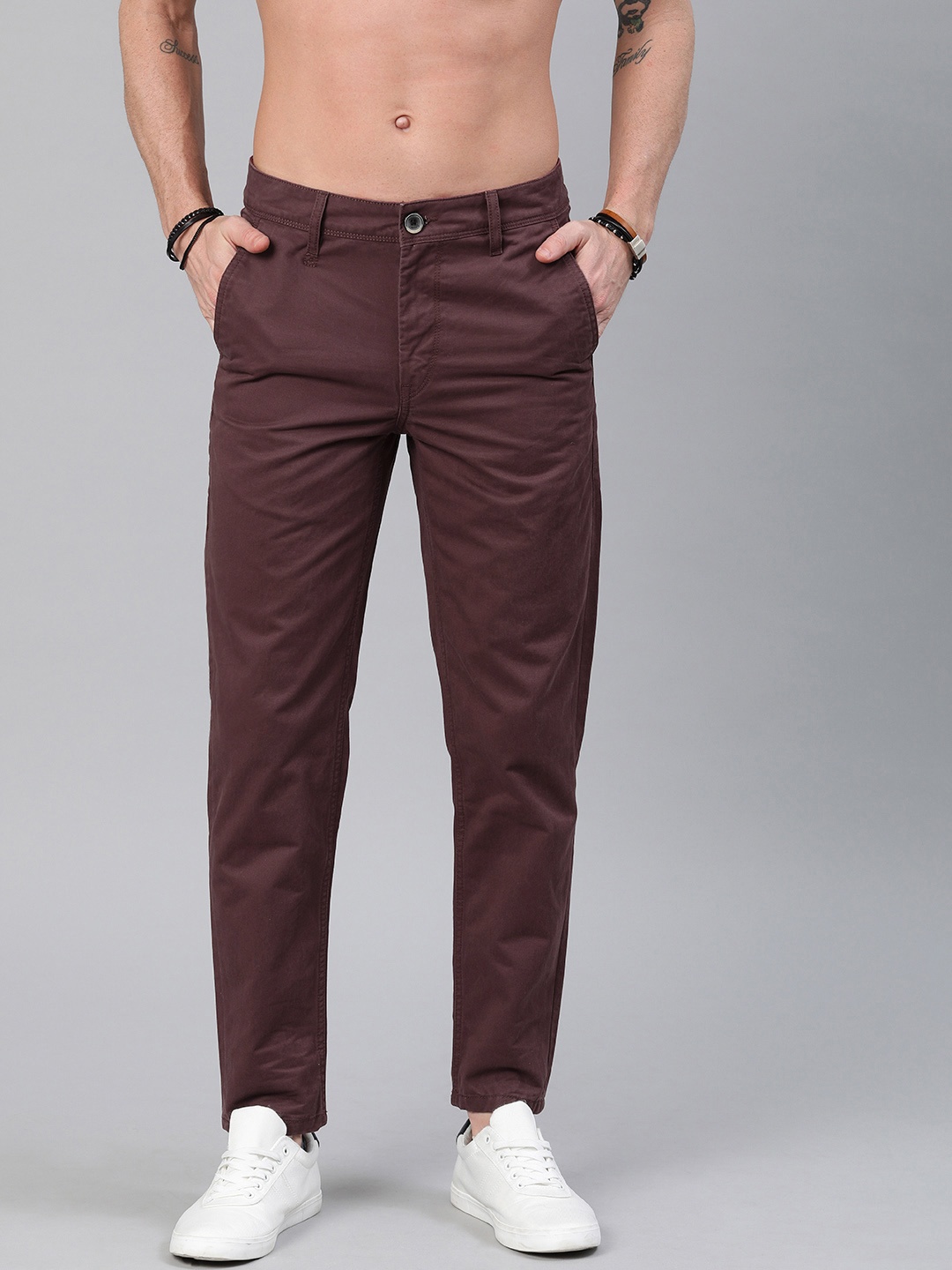 

Roadster Men Burgundy Slim Fit Solid Chinos