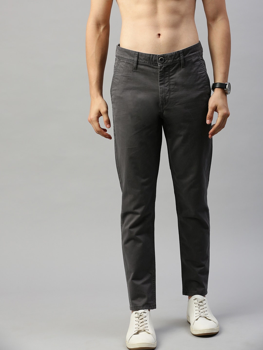 

Roadster Men Grey Regular Fit Solid Chinos