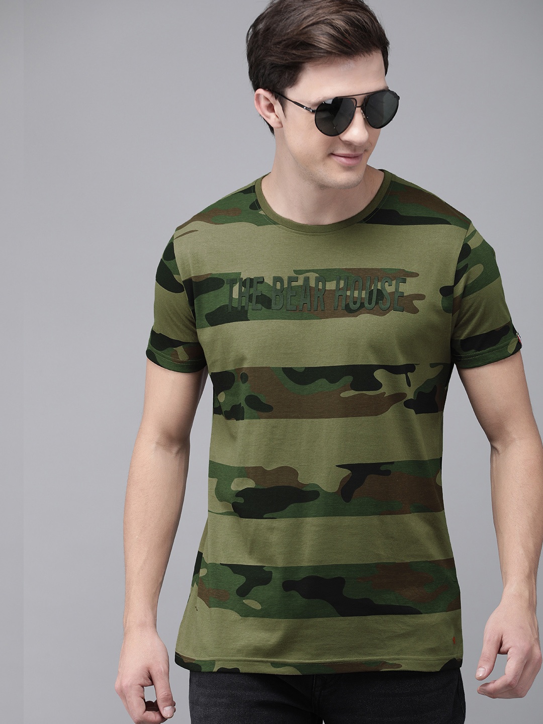 

THE BEAR HOUSE Men Olive Green Camouflage Printed Slim Fit Round Neck Pure Cotton T-shirt