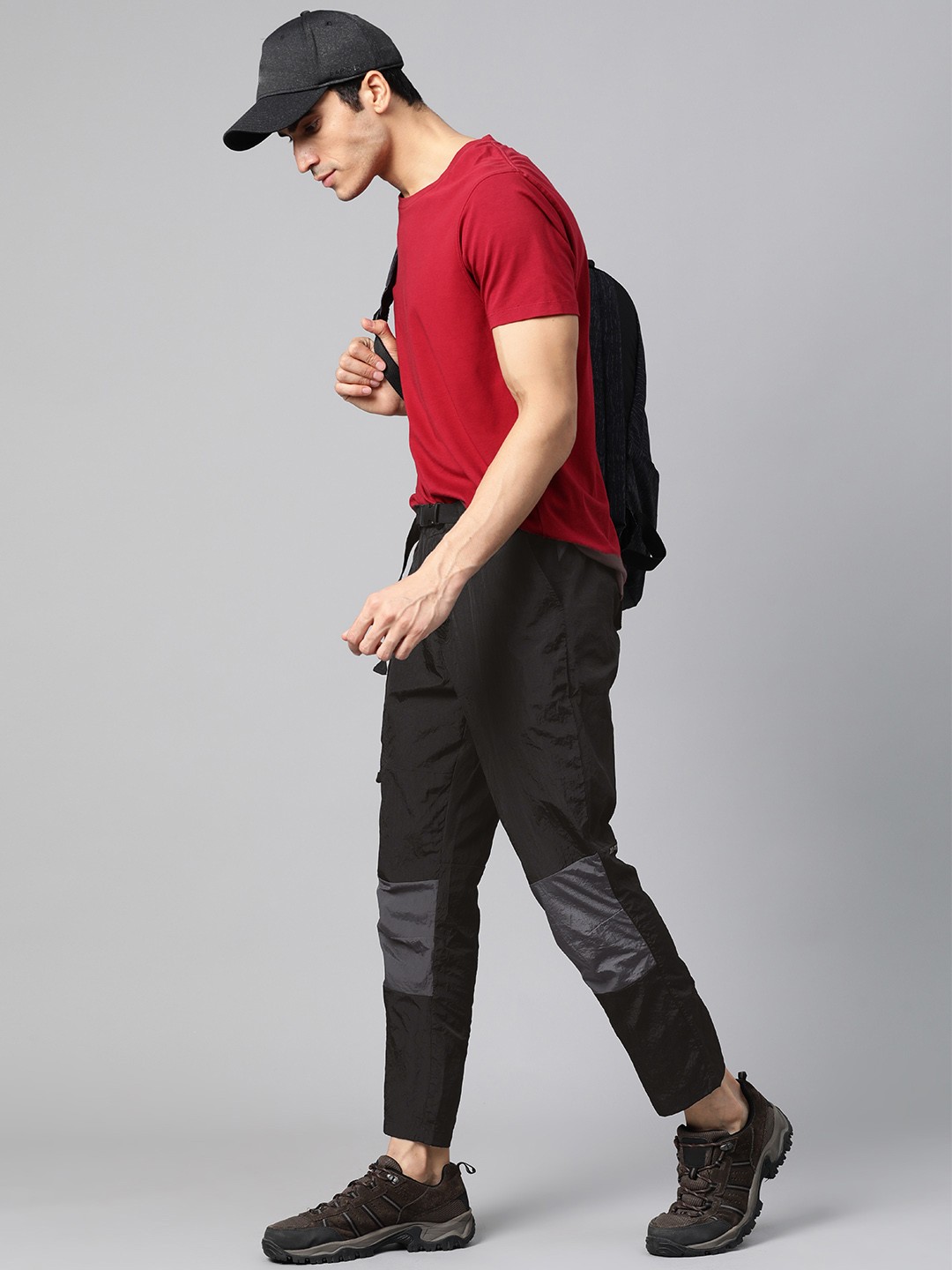 

HRX by Hrithik Roshan Men Black Solid Regular Fit Outdoor Trousers