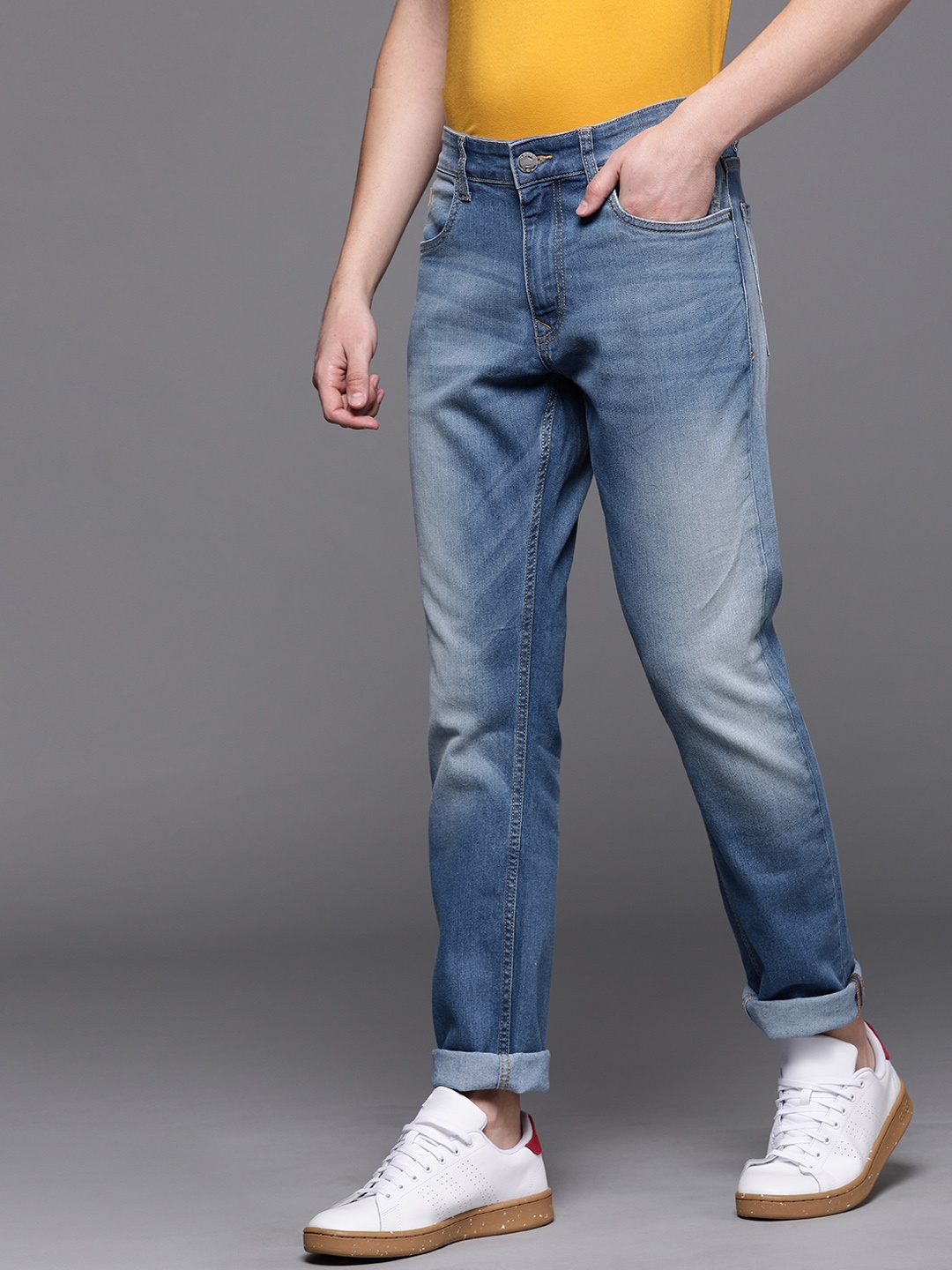 

WROGN Men Blue Slim Fit Mid-Rise Clean Look Stretchable Jeans