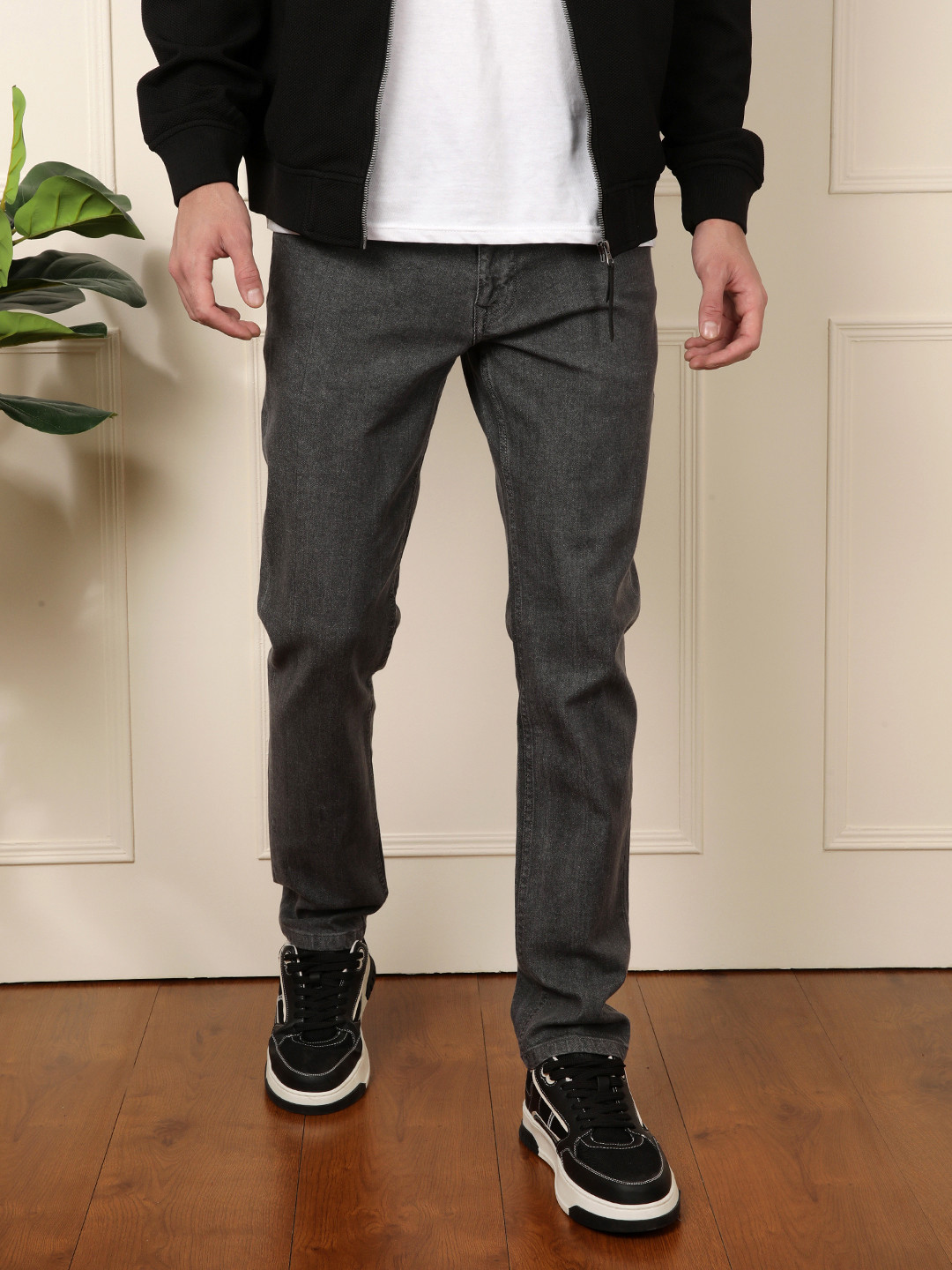 

WROGN Men Grey Slim Fit Mid-Rise Clean Look Stretchable Jeans