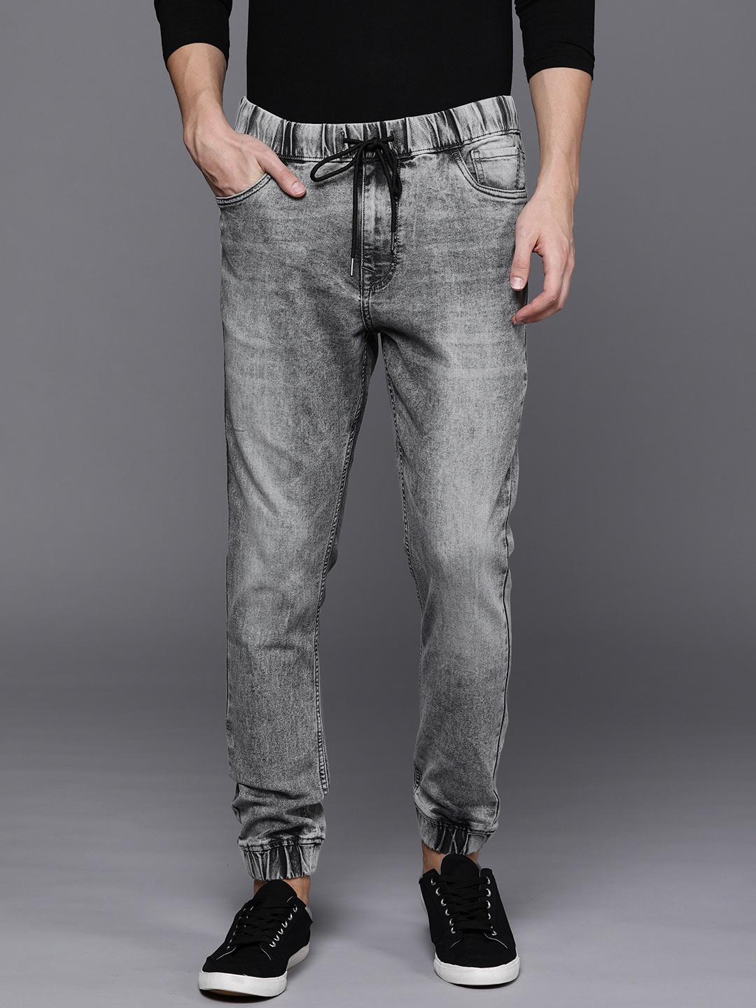 

WROGN Men Grey Jogger Mid-Rise Clean Look Stretchable Jeans
