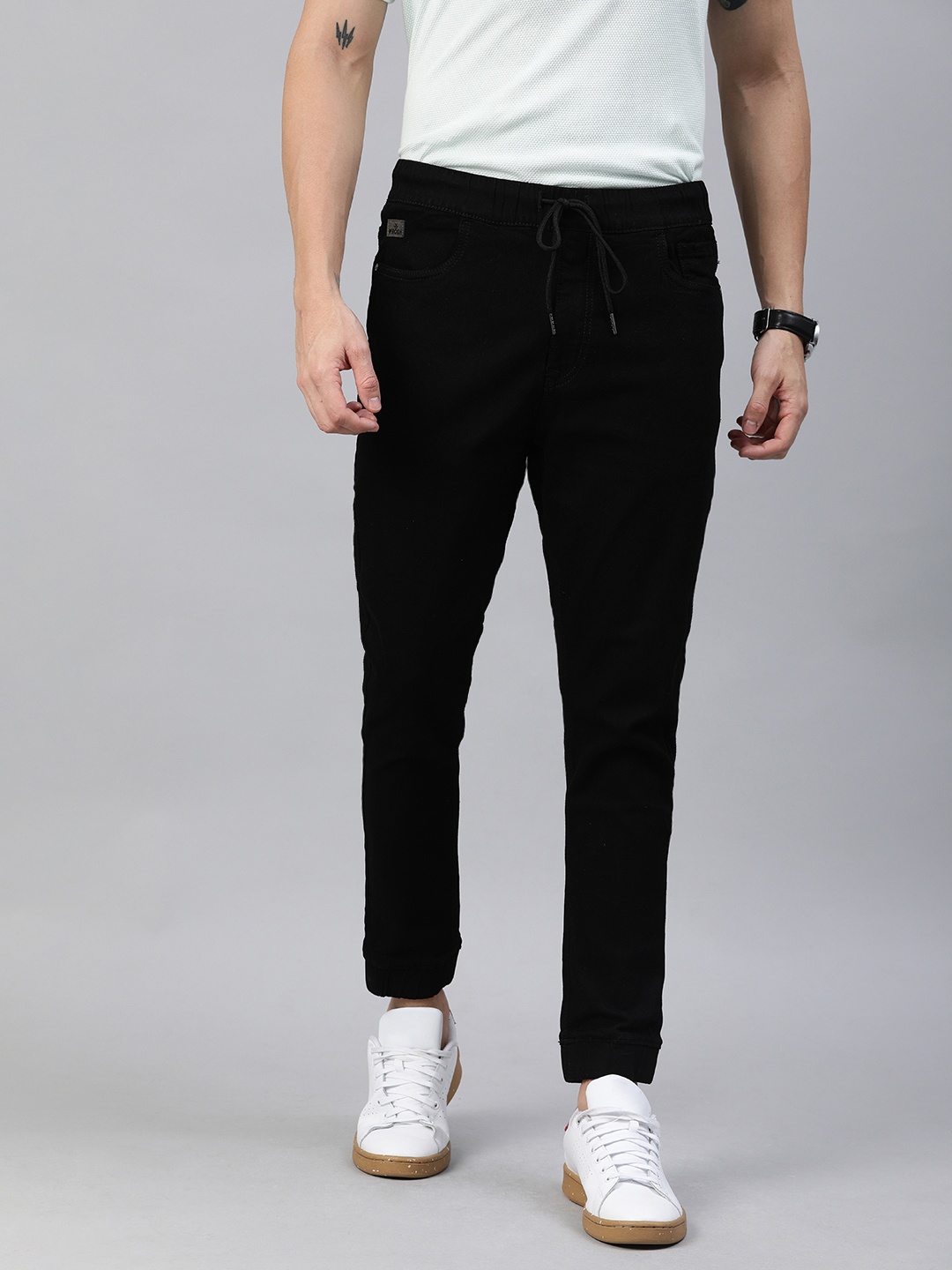 

WROGN Men Black Jogger Fit Mid-Rise Clean Look Stretchable Jeans