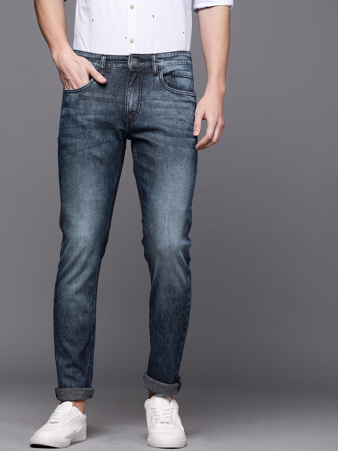 

WROGN Men Blue Slim Fit Mid-Rise Clean Look Stretchable Jeans