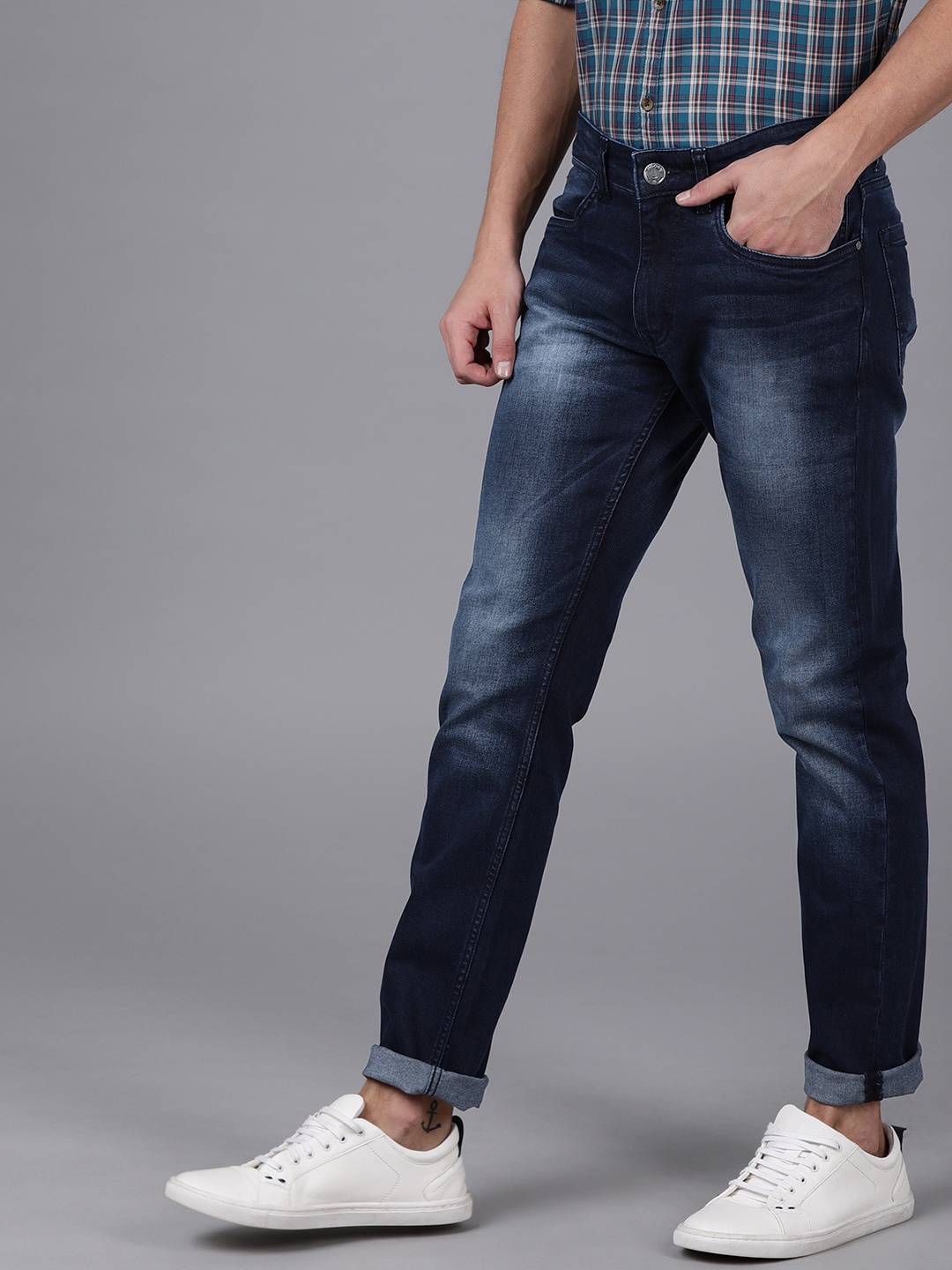 

WROGN Men Blue Slim Fit Mid-Rise Clean Look Stretchable Jeans