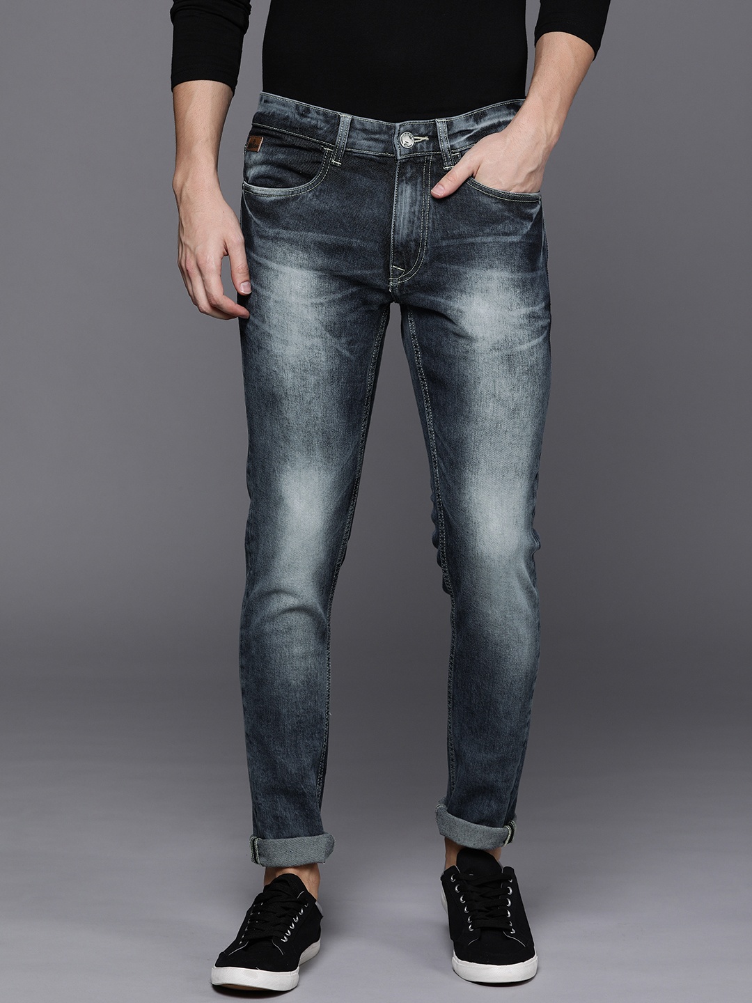 

WROGN Men Blue Slim Fit Mid-Rise Clean Look Stretchable Jeans