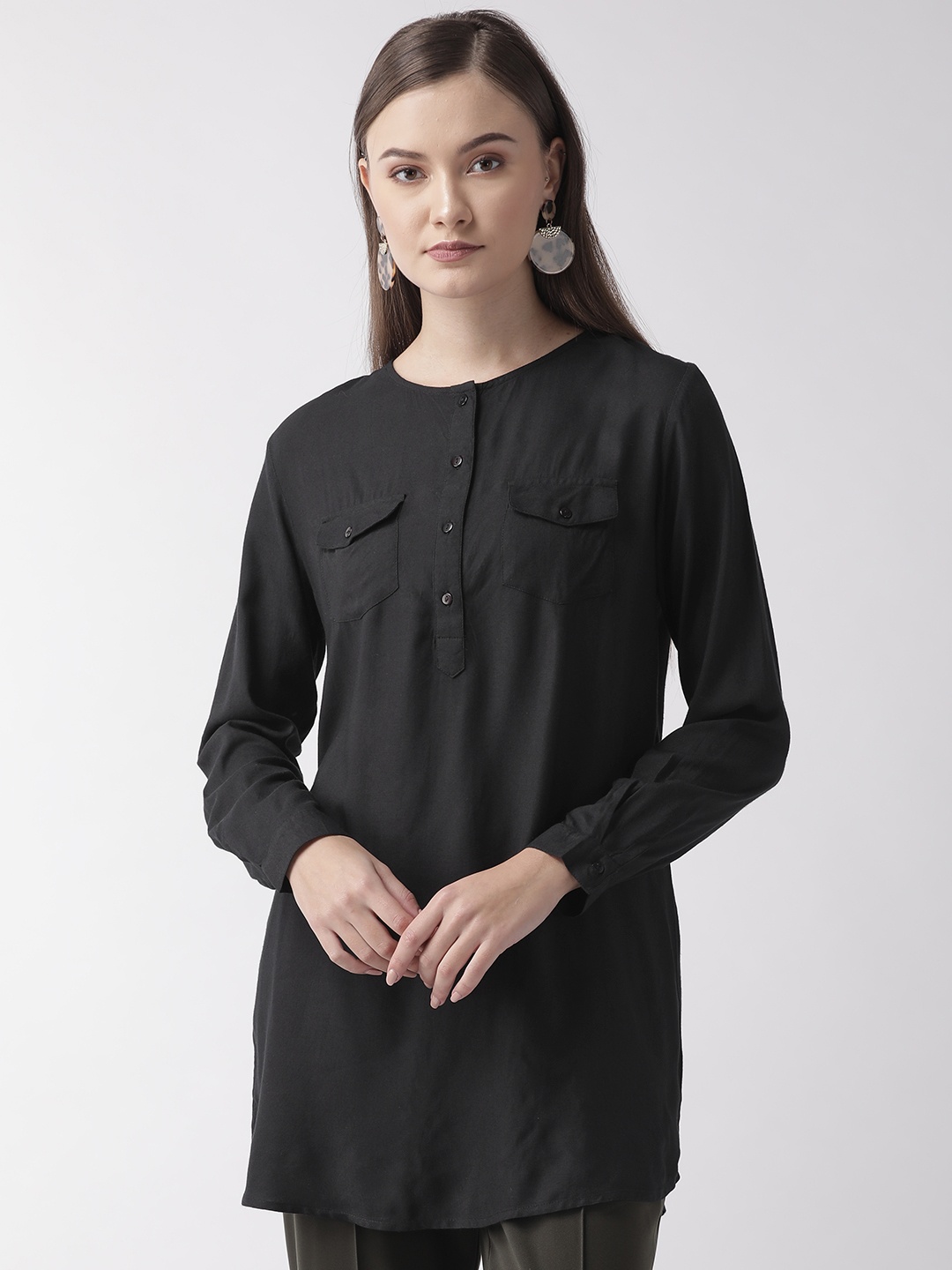 

Vaak Women Black Solid Tunic