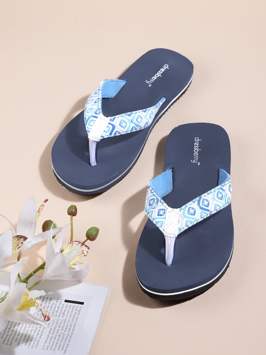 

DressBerry Women Blue & White Printed Thong Flip-Flops
