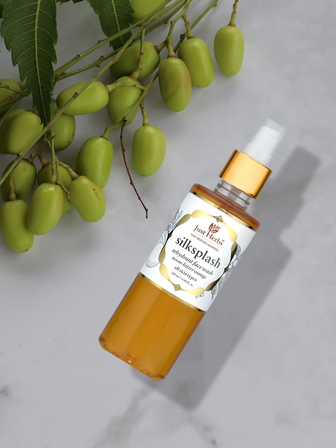

Just Herbs Silksplash Neem And Vitamin C Ayurvedic Face Wash 200 ml, Orange