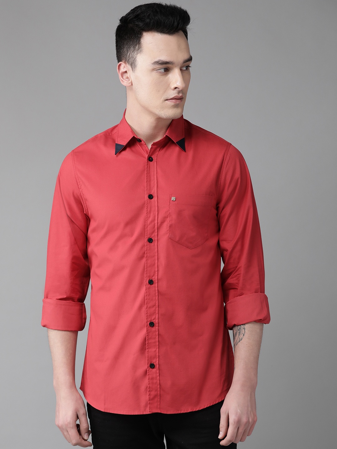 

Hubberholme Men Red Regular Fit Solid Casual Shirt