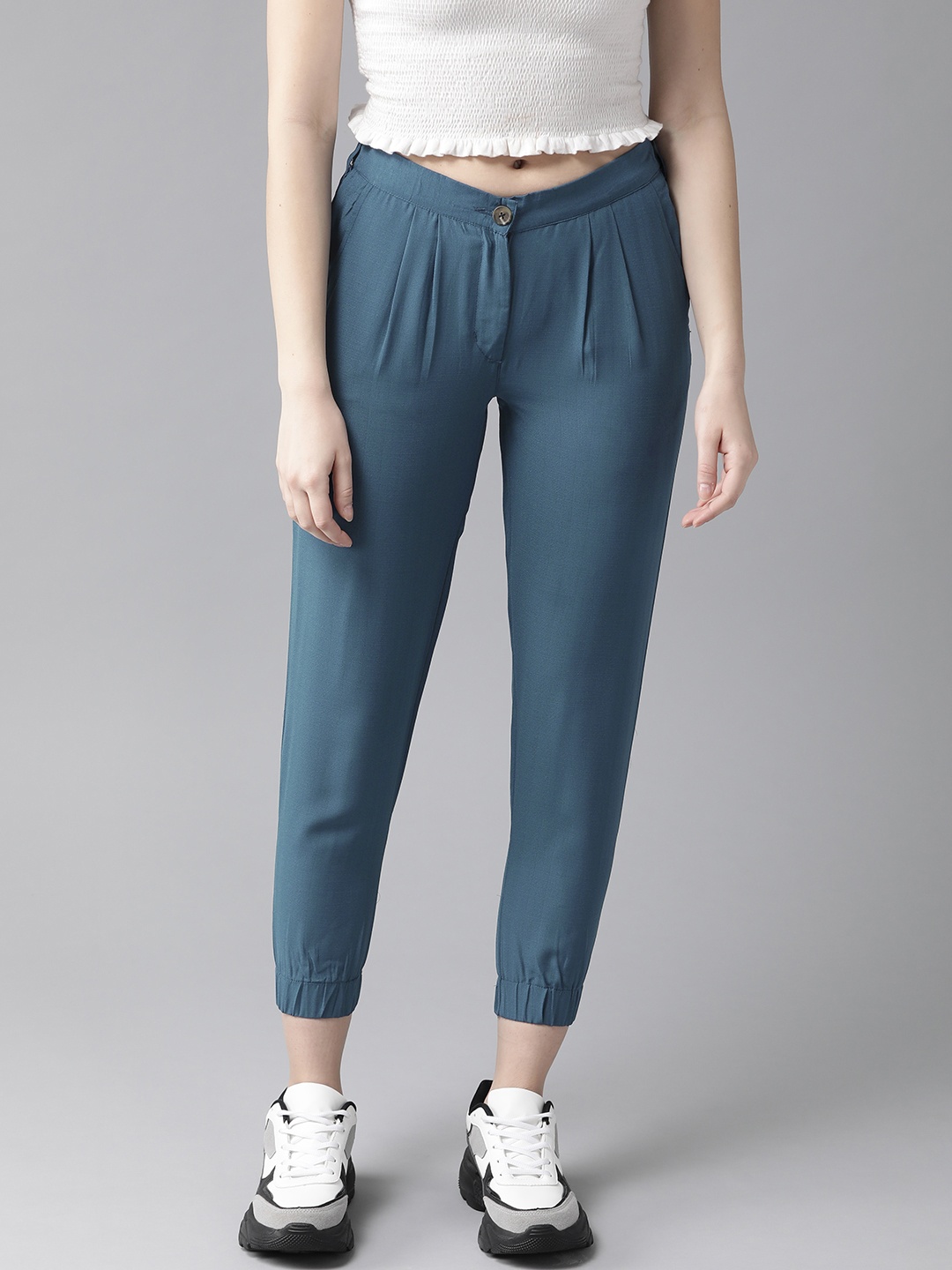 

Hubberholme Women Teal Blue Slim Fit Solid Cropped Joggers
