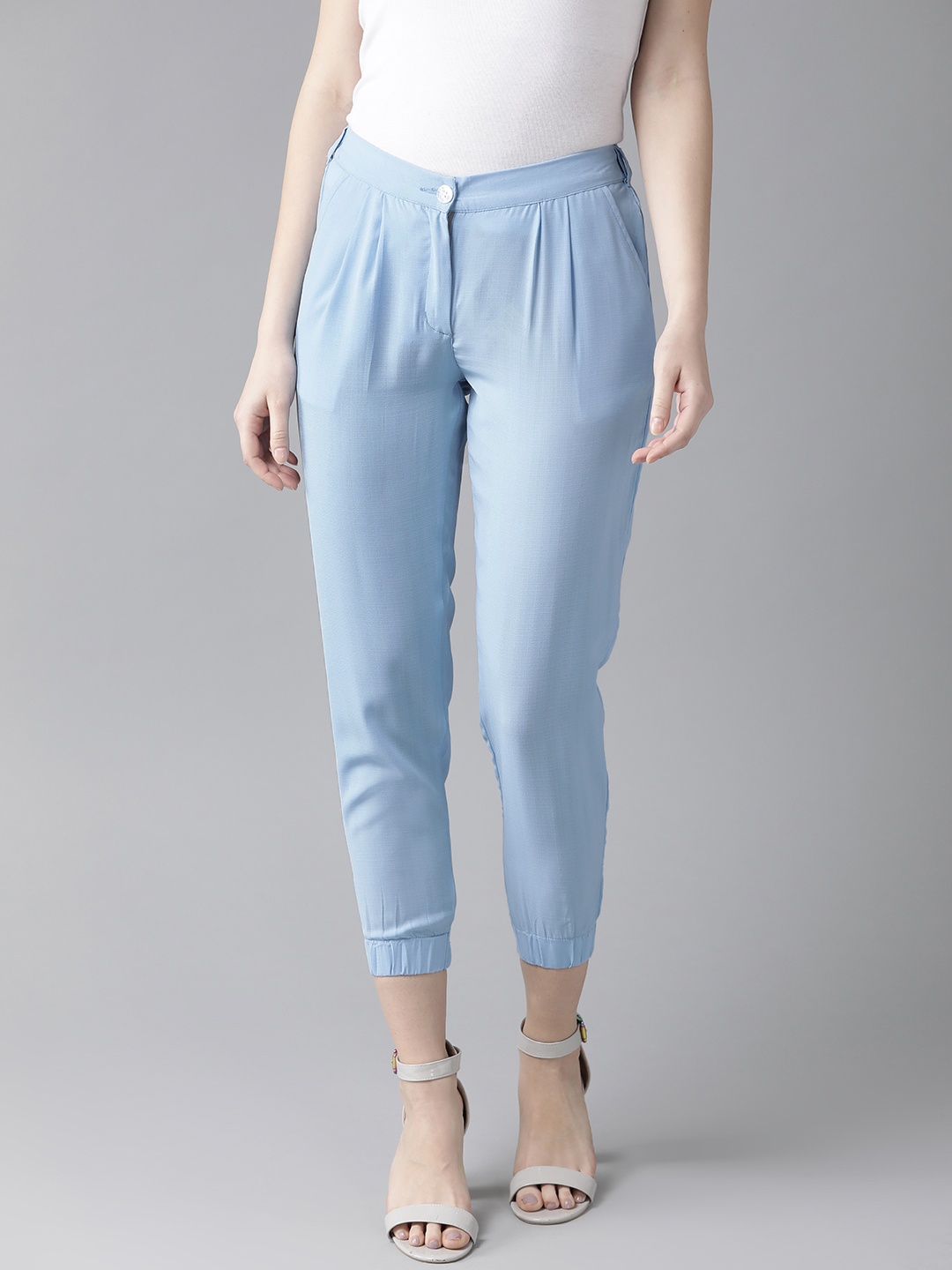 

Hubberholme Women Blue Slim Fit Solid Cropped Joggers