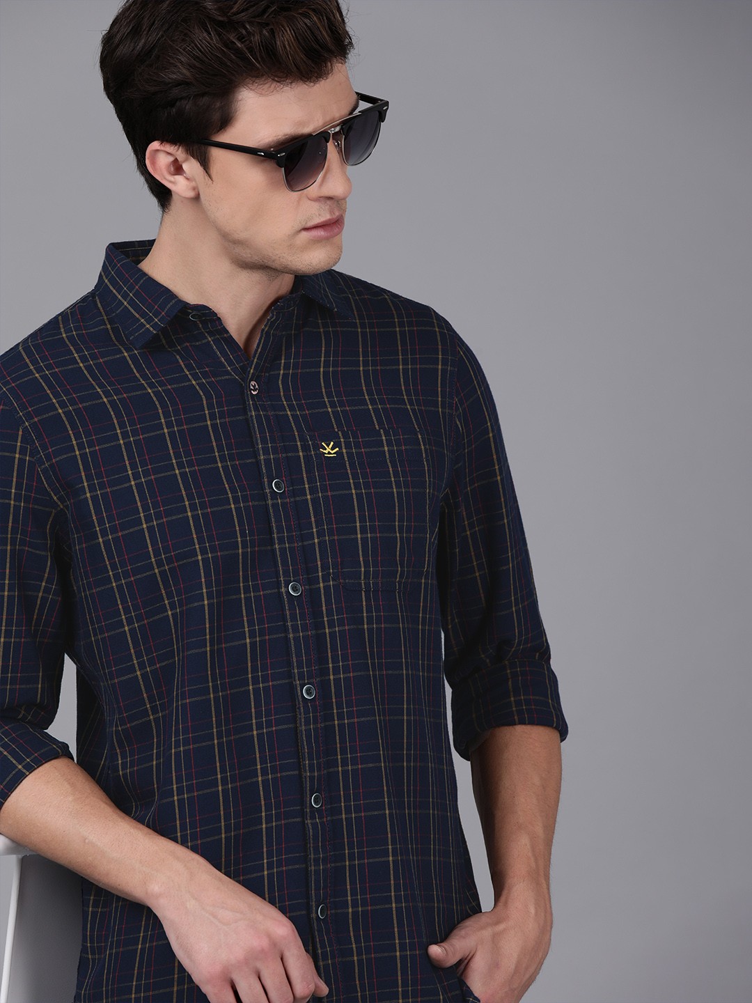 

WROGN Men Navy Blue & Red Slim Fit Checked Casual Shirt