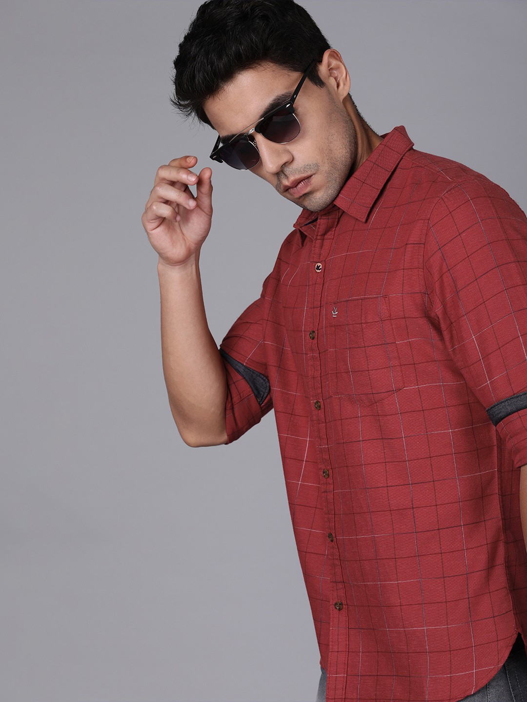 

WROGN Men Red & White Slim Fit Checked Casual Shirt