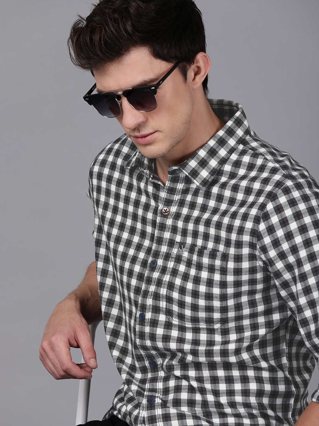 

WROGN Men Black & White Slim Fit Checked Casual Shirt