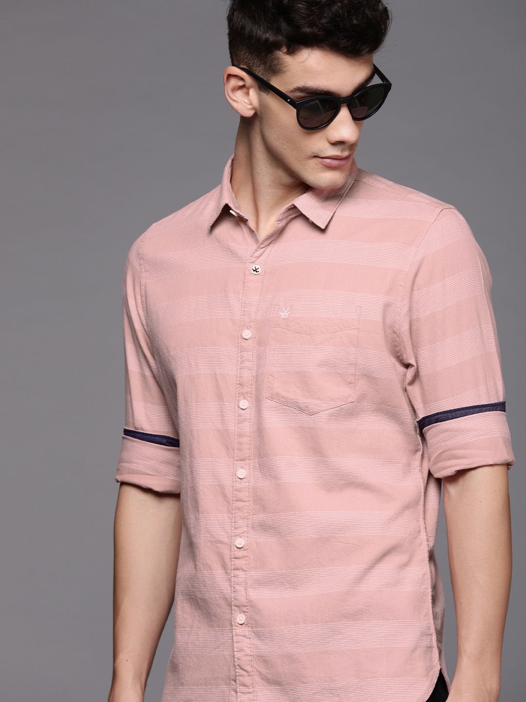 

WROGN Men Pink & White Slim Fit Self-Striped Casual Shirt