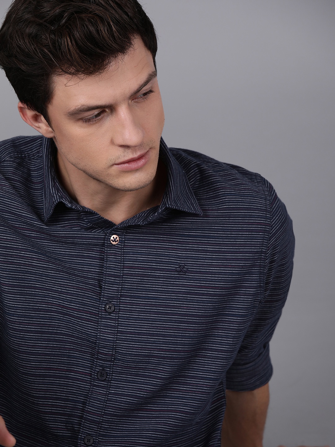 

WROGN Men Navy Blue & White Slim Fit Striped Casual Shirt