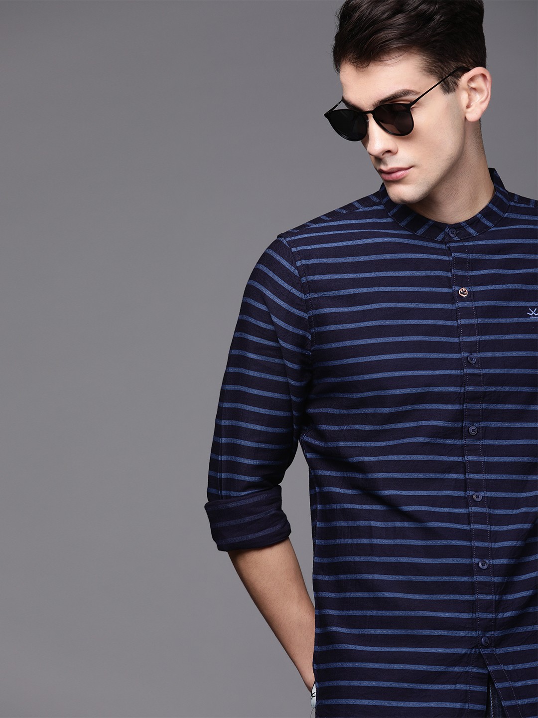 

WROGN Men Navy Blue Slim Fit Striped Casual Shirt
