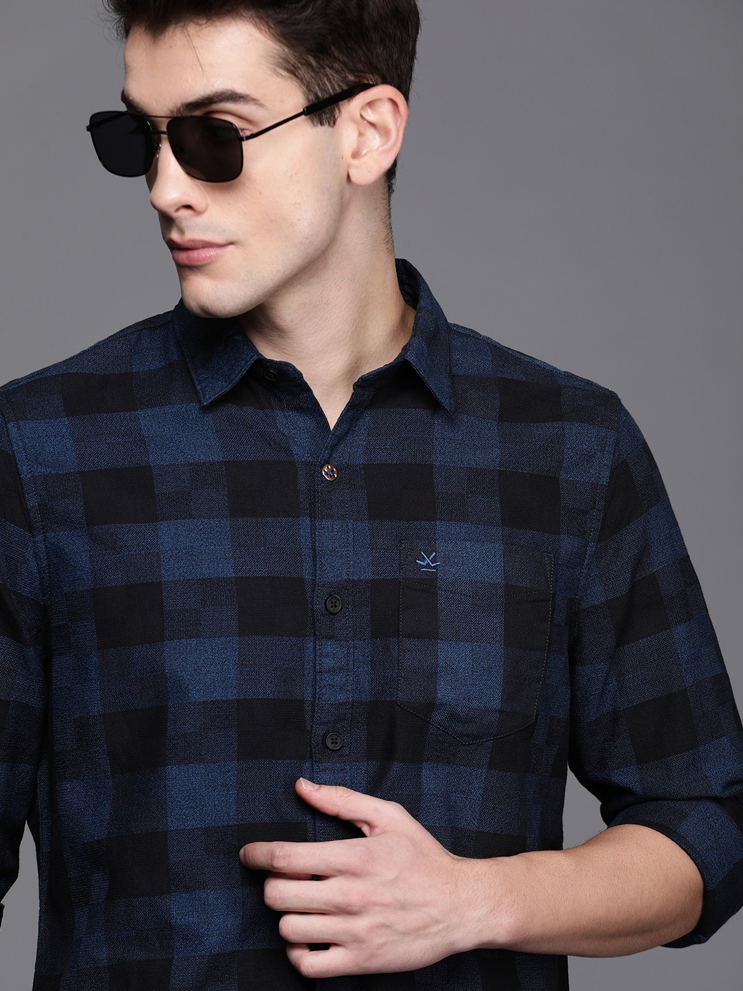 

WROGN Men Teal Blue & Black Slim Fit Checked Casual Shirt