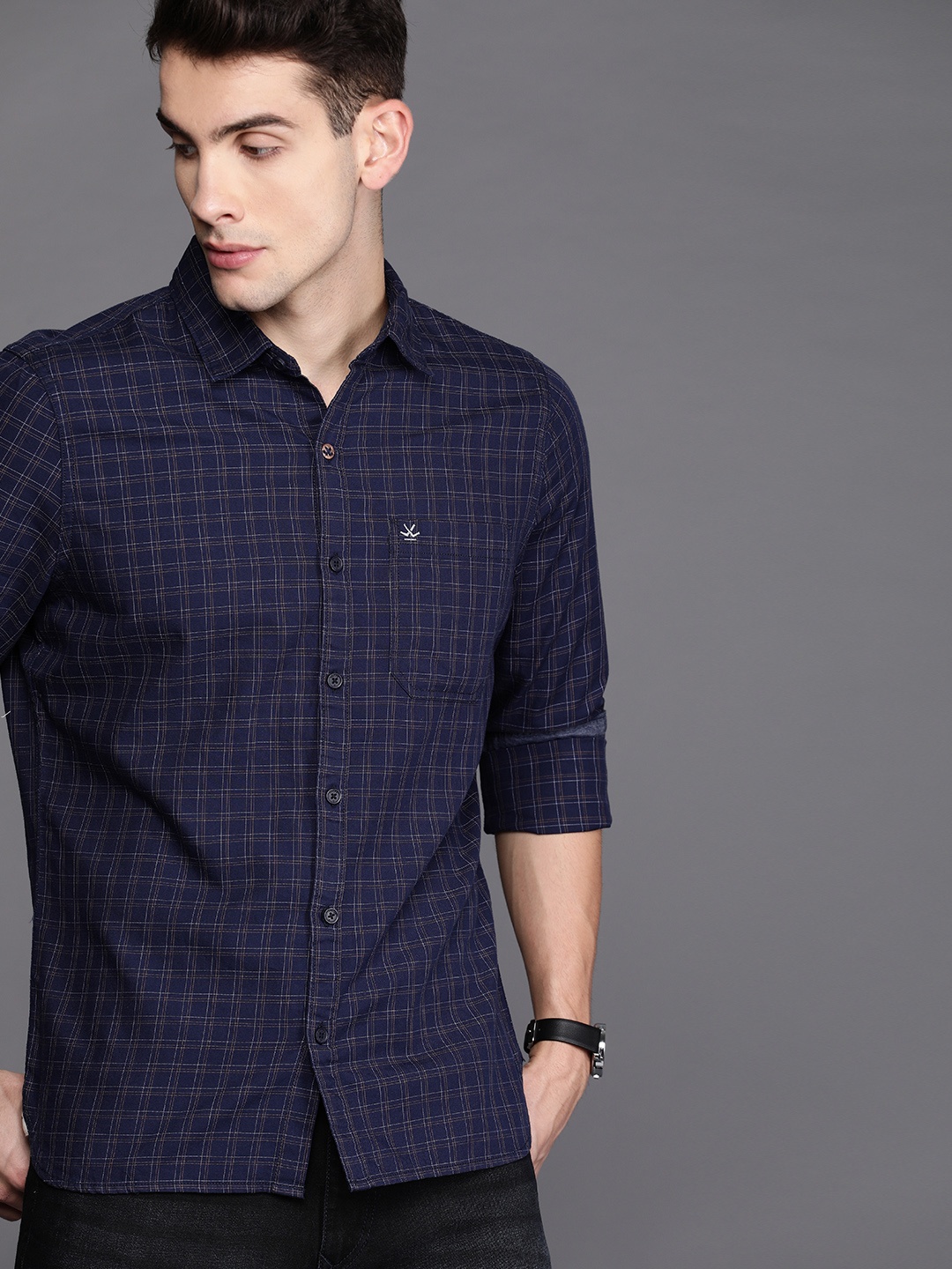 

WROGN Men Navy Blue & White Slim Fit Checked Casual Shirt
