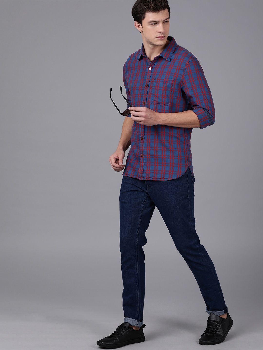 

WROGN Men Red & Blue Slim Fit Checked Casual Shirt