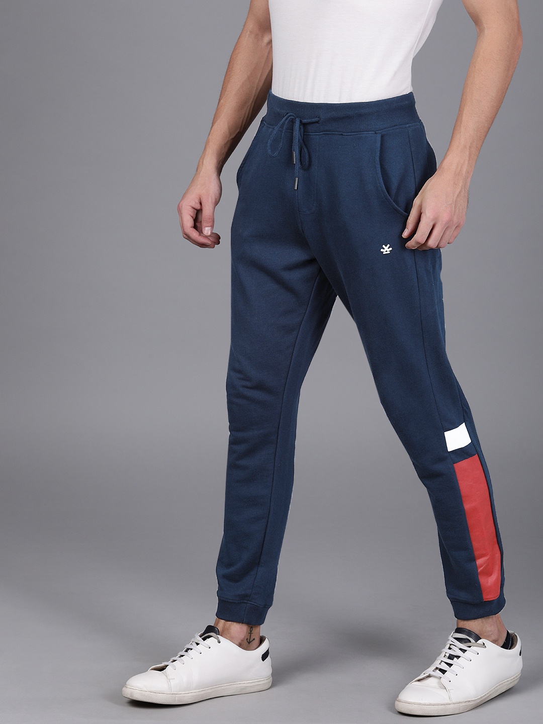 

WROGN Men Navy Blue Slim Fit Solid Joggers With Printed Detail