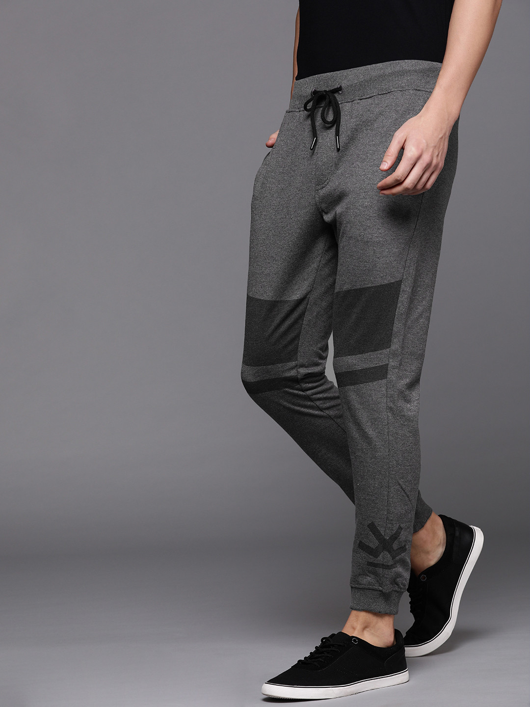 

WROGN Men Charcoal Grey Solid Slim Fit Joggers