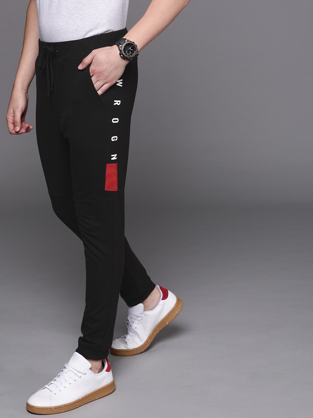 

WROGN Men Black Solid Slim Fit Joggers