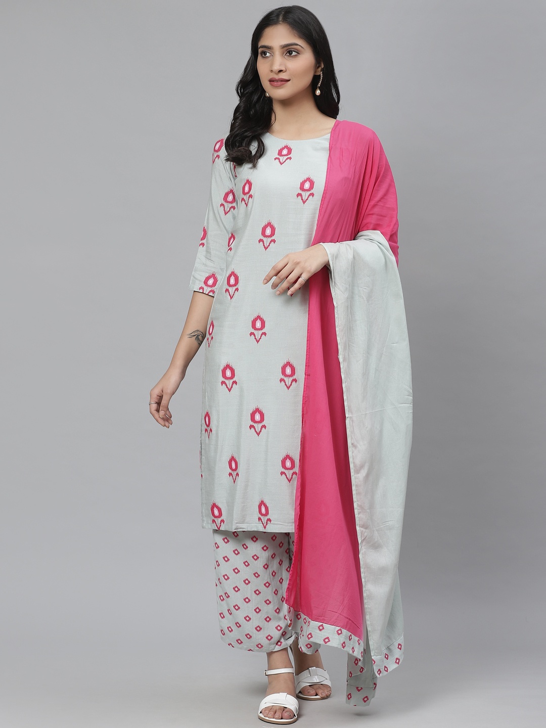 

Rangriti Women Grey & Pink Printed Kurta with Palazzos & Dupatta