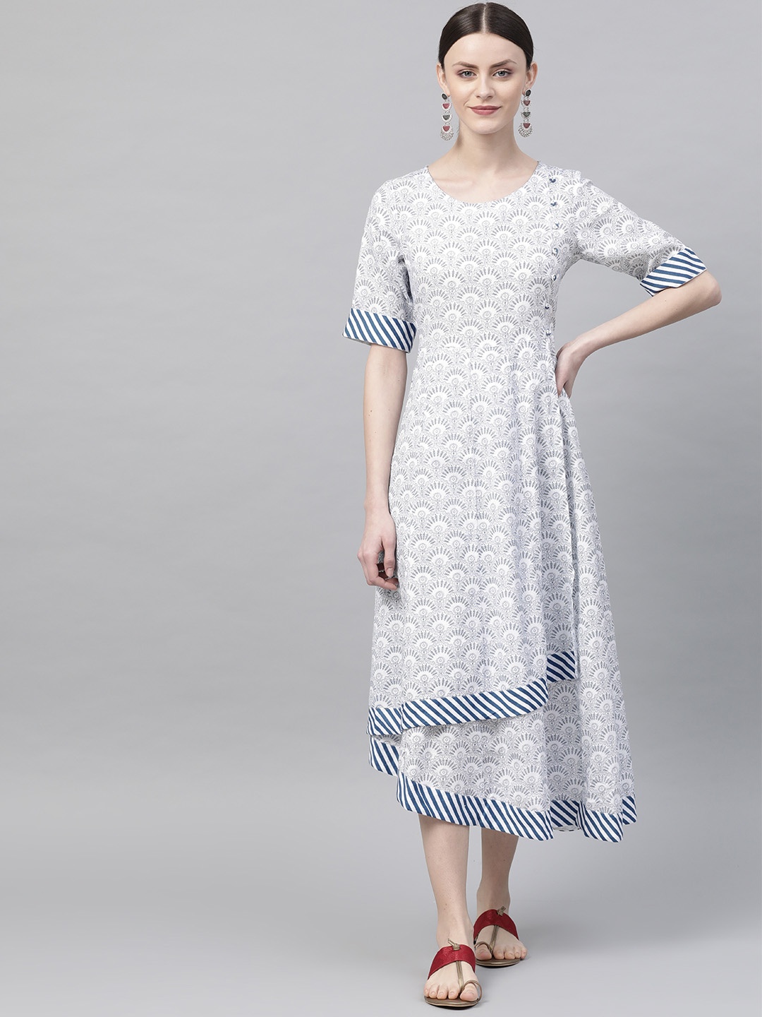 

Rangriti Women White & Navy Blue Printed Wrap Dress
