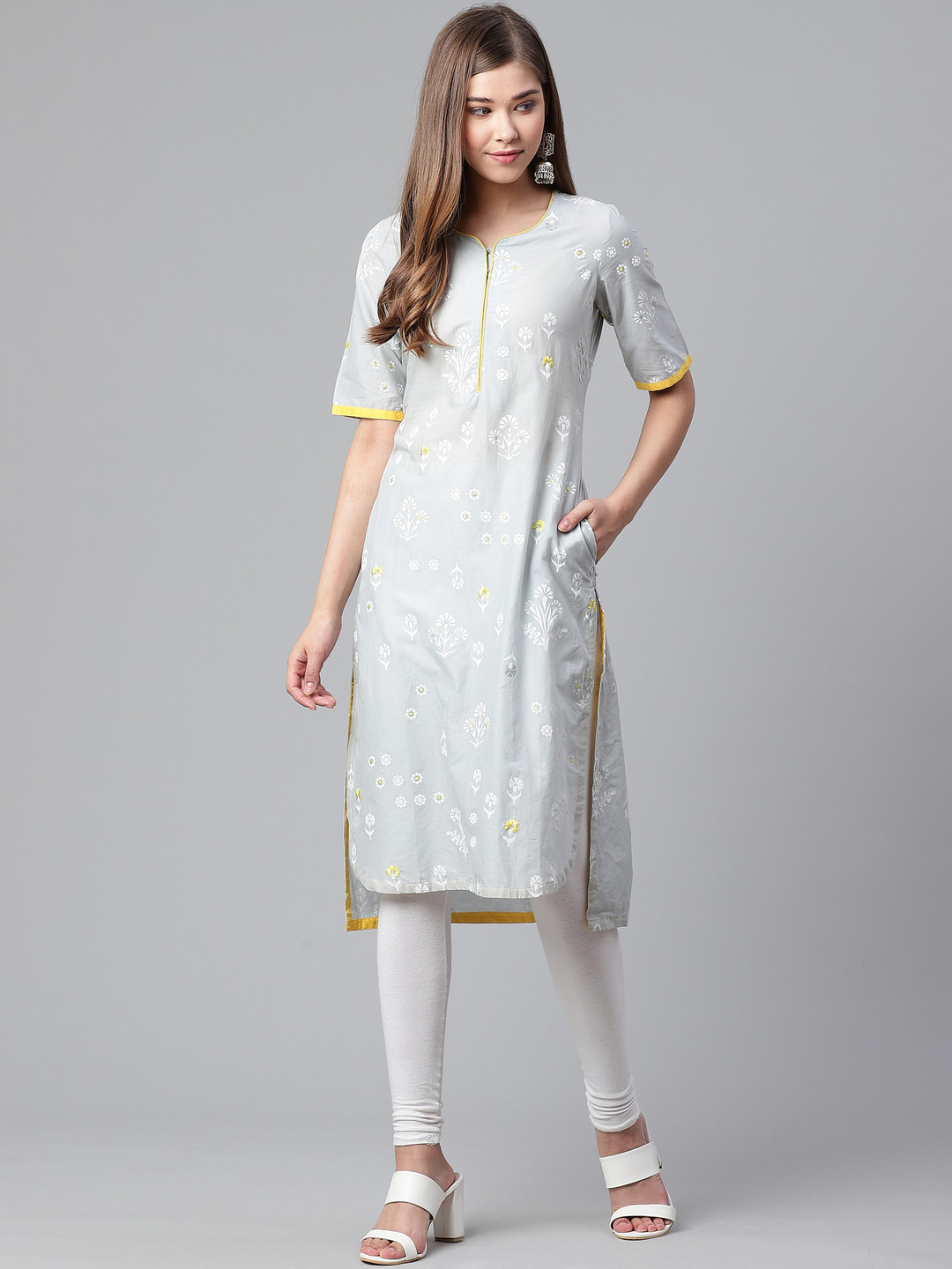 

Rangriti Women Grey & White Printed High-Low Straight Kurta