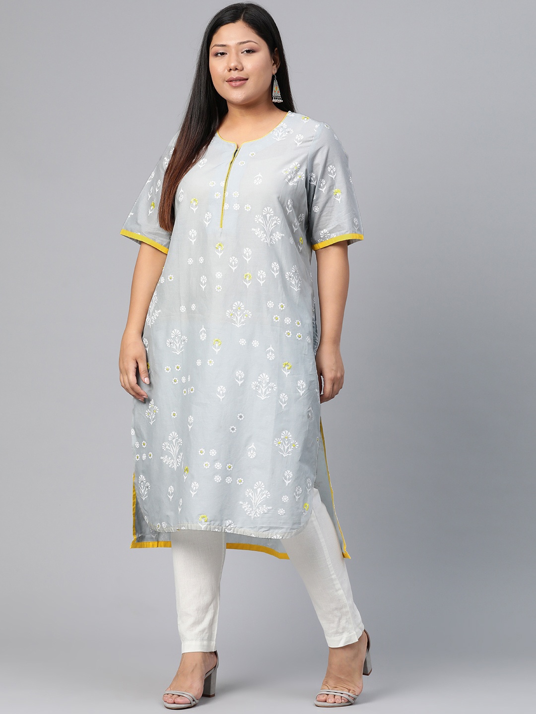 

Rangriti Women Grey & Off-White Printed Straight Kurta