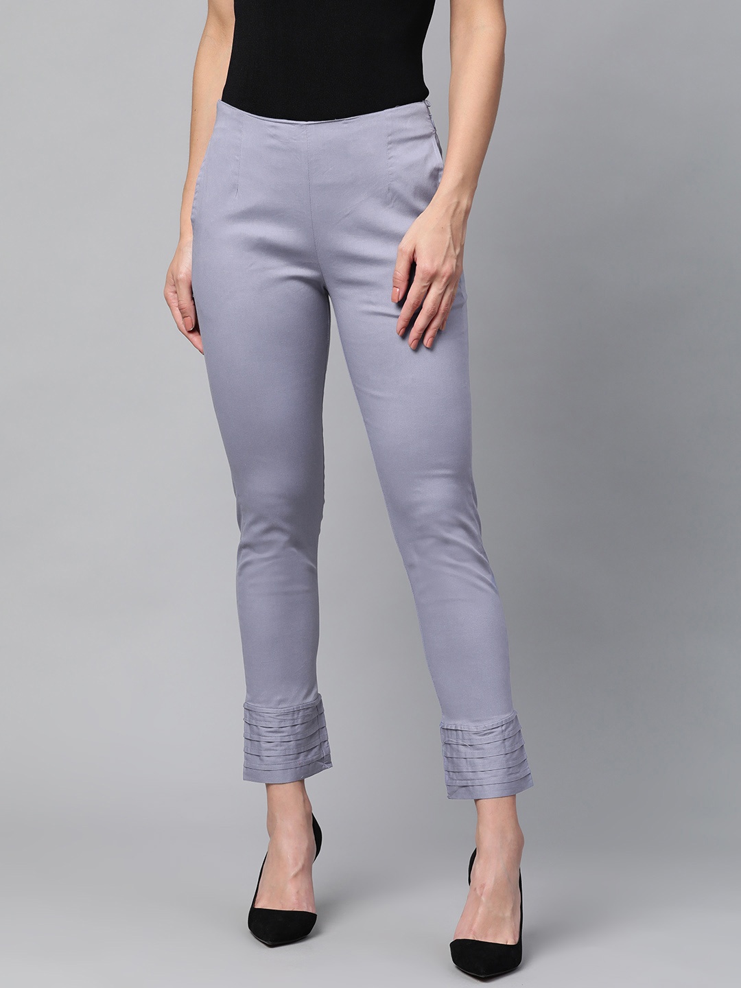

Rangriti Women Grey Slim Fit Solid Crop Regular Trousers