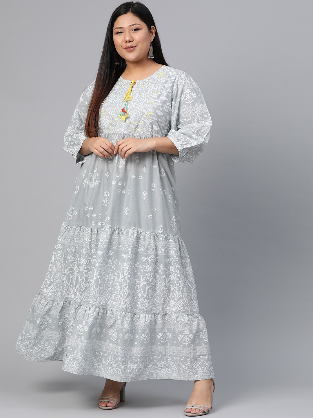 

Rangriti Women Grey & White Tiered Printed Maxi Dress