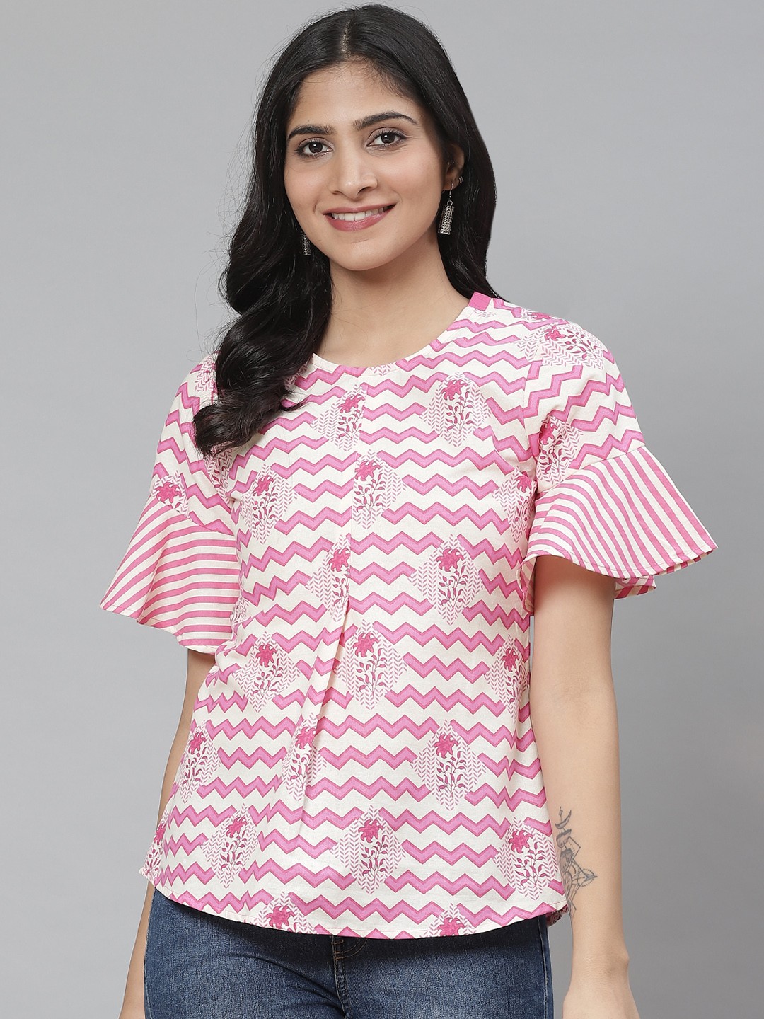 

Rangriti Women Pink & White Pure Cotton Chevron Print Top