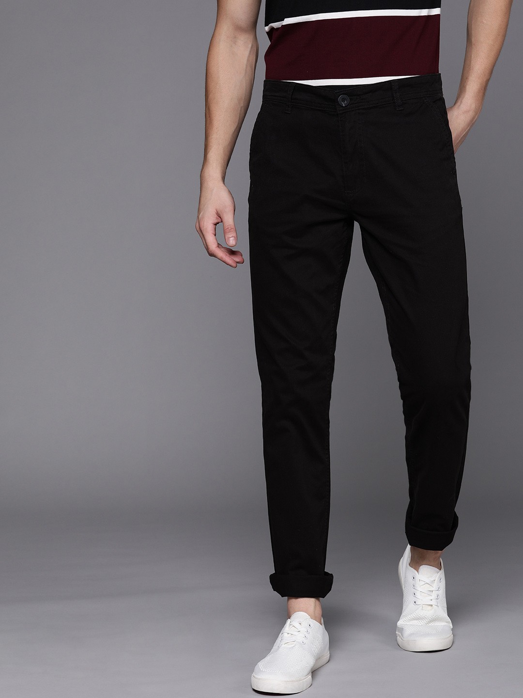 

WROGN Men Black Regular Fit Solid Chinos