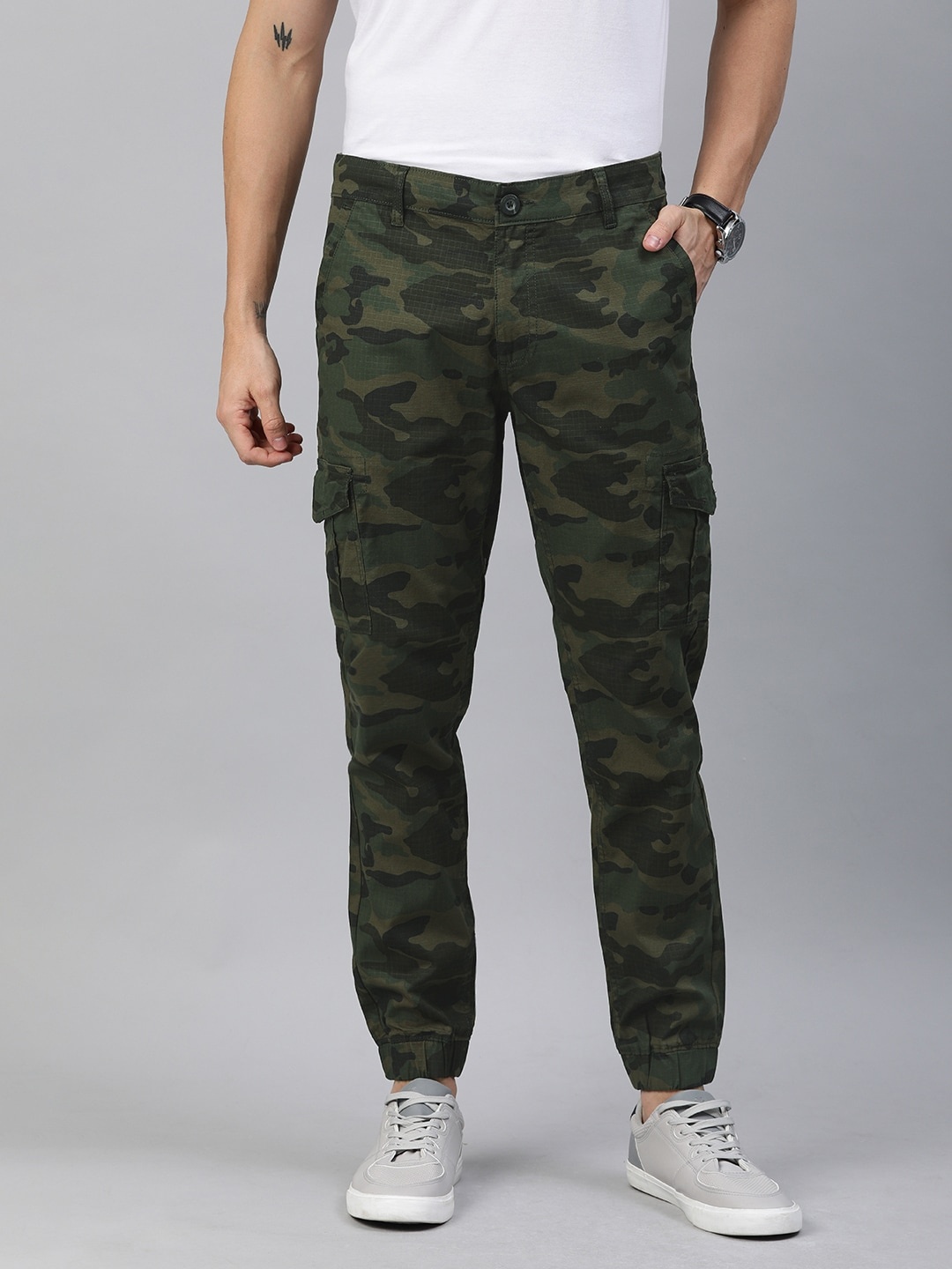 

WROGN Men Olive Green Camouflage Printed Joggers