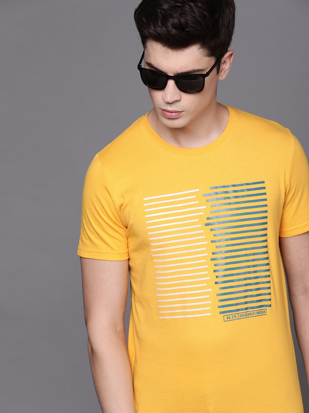 

WROGN Men Mustard Yellow & White Striped Round Neck Regular Fit T-shirt