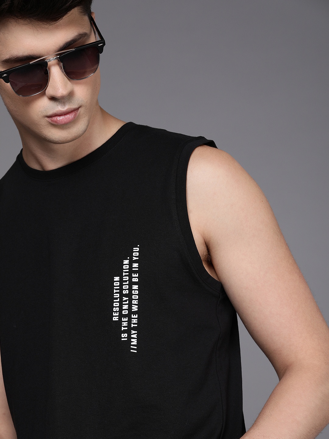 

WROGN Men Black & White Placement Printed Round Neck T-shirt