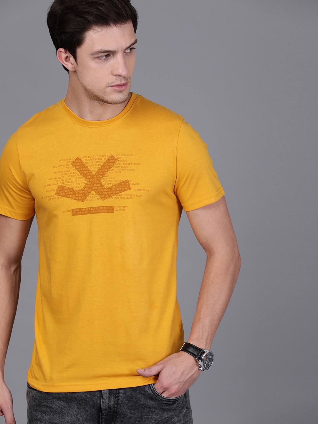 

WROGN Men Mustard Yellow Printed Round Neck T-shirt